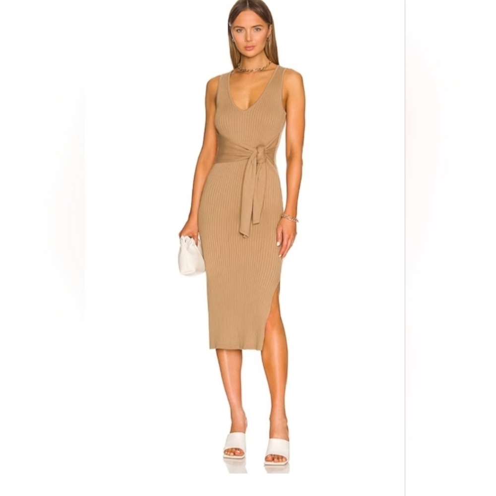 GOOD AMERICAN BELTED TIBBED MIDI DRESS